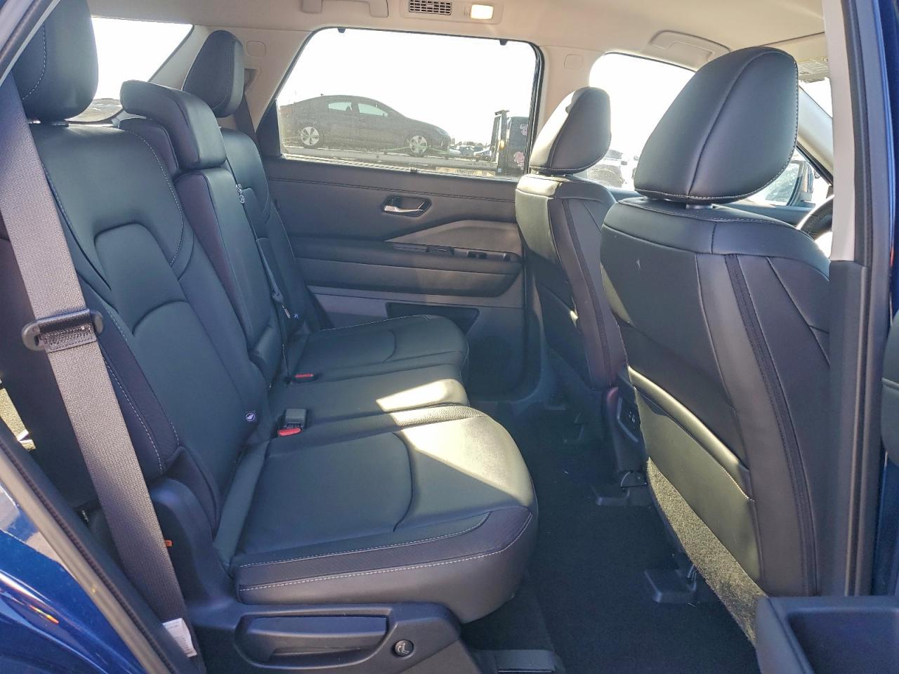 Nissan Pathfinder Sl Image 6