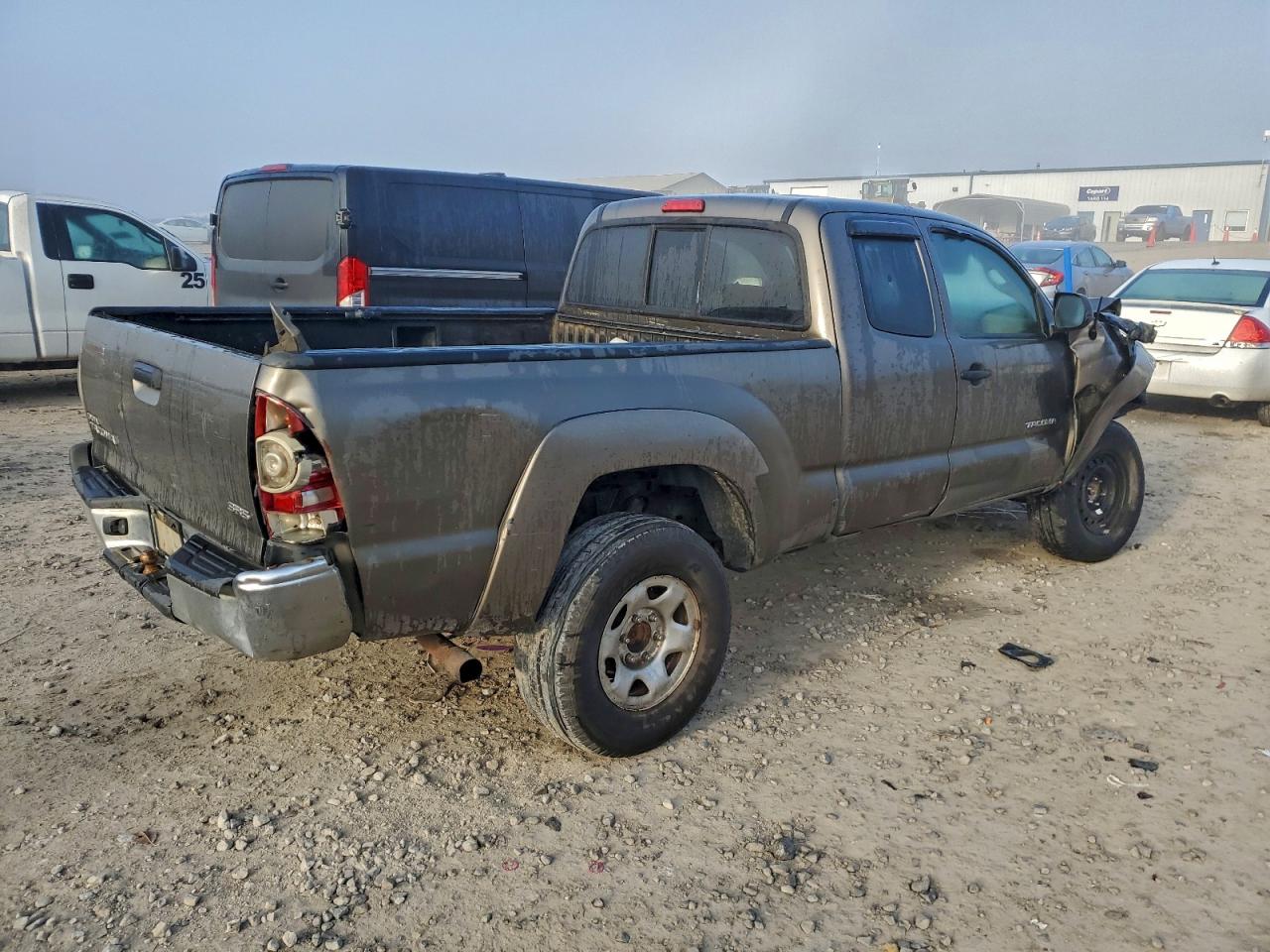 Toyota Tacoma Access Cab Image 4