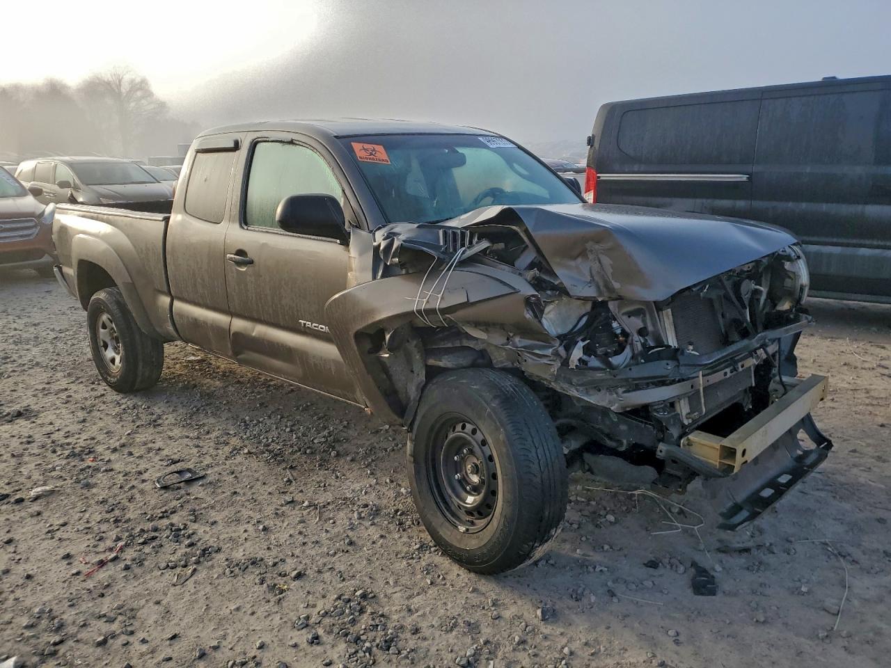 Toyota Tacoma Access Cab Image 3