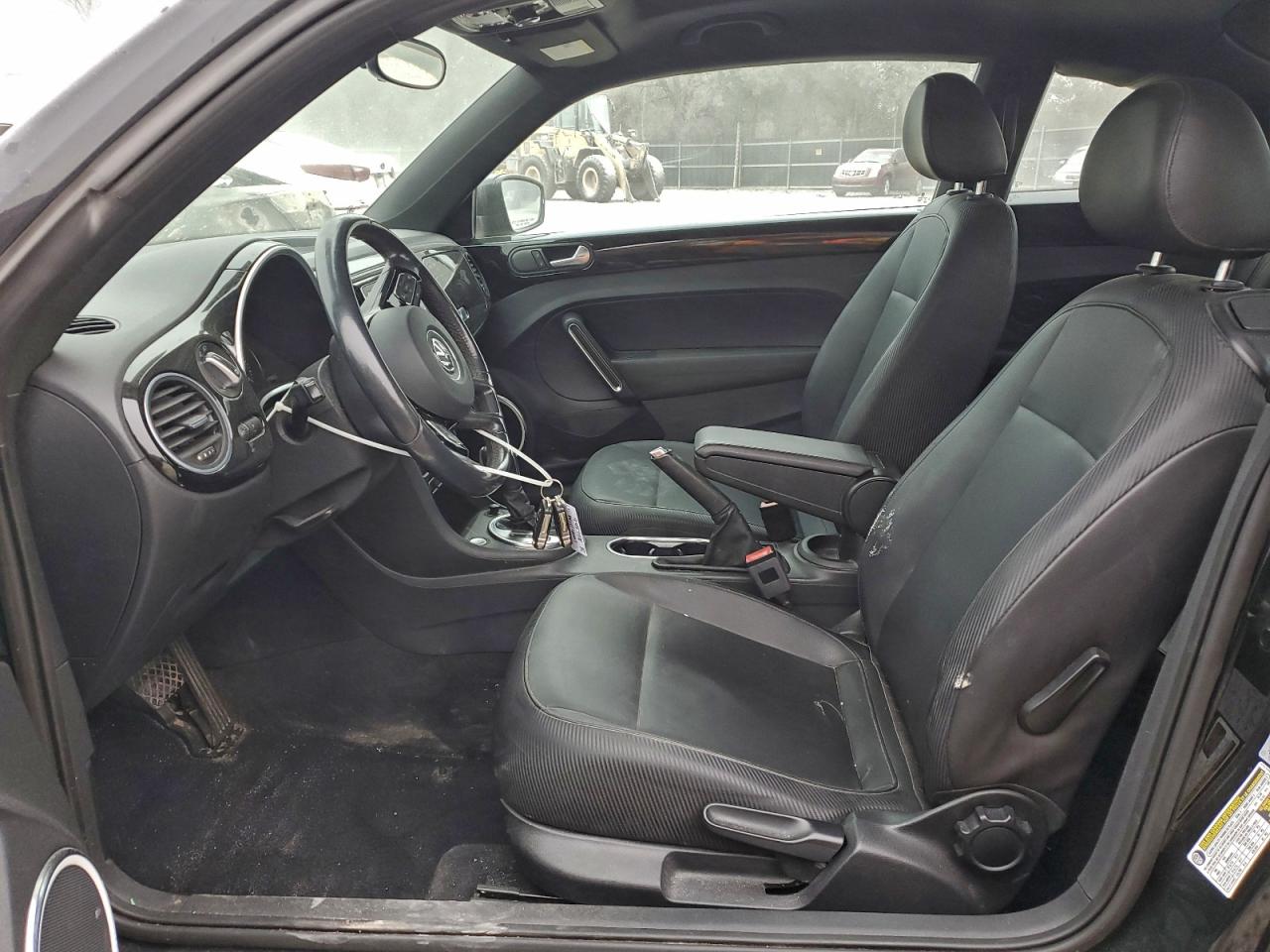 Volkswagen Beetle Image 12