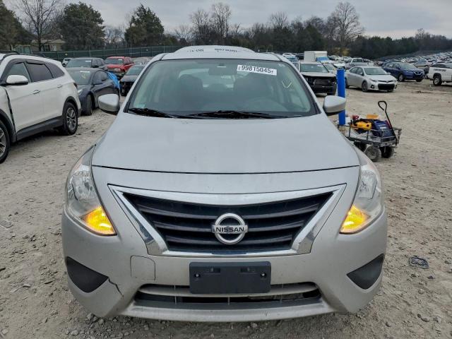 Nissan Versa S Image 4