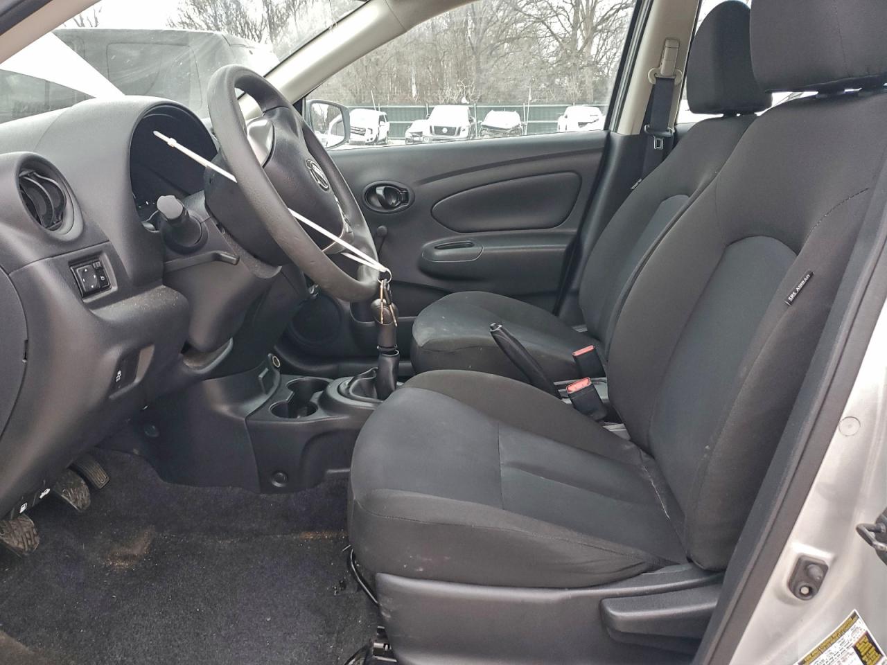 Nissan Versa S Image 6