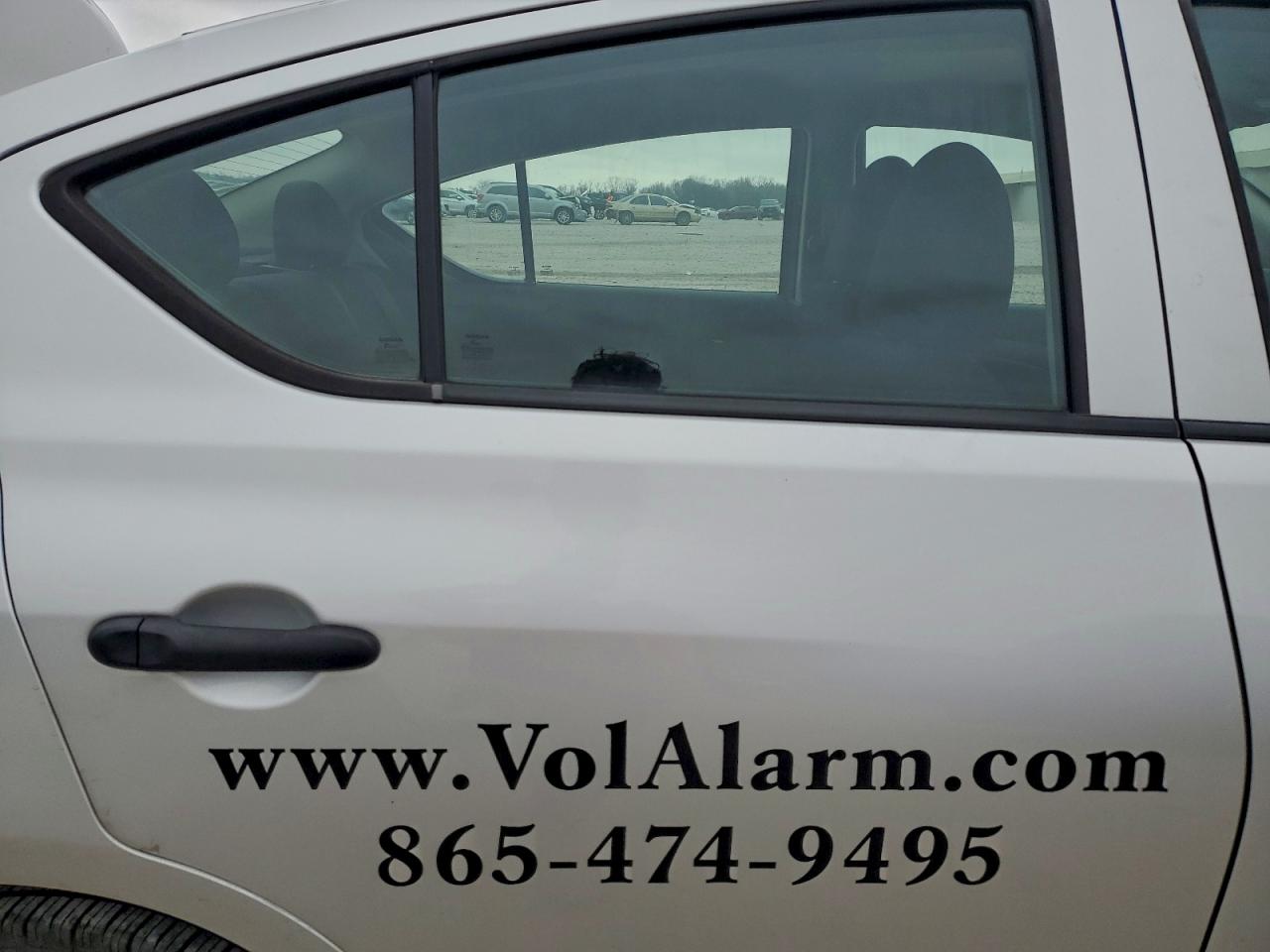 Nissan Versa S Image 7